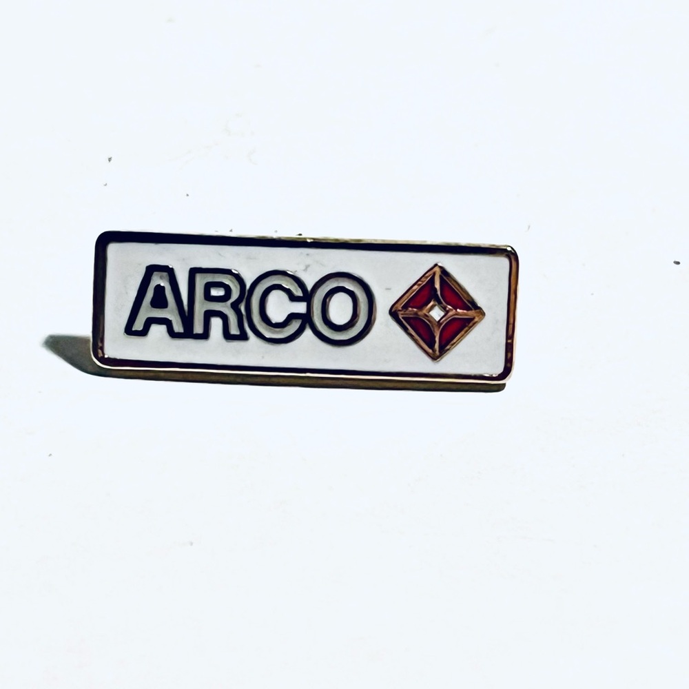 ARCO Logo Pin — White with Red & Gold Accent‎